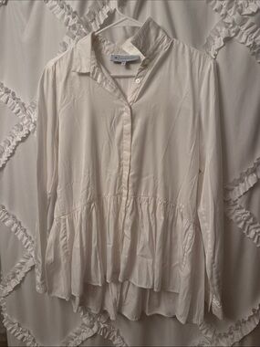 Tuckernuck Top Womens Small White with sheen Button Front Peplum Hi Lo Hem Tunic